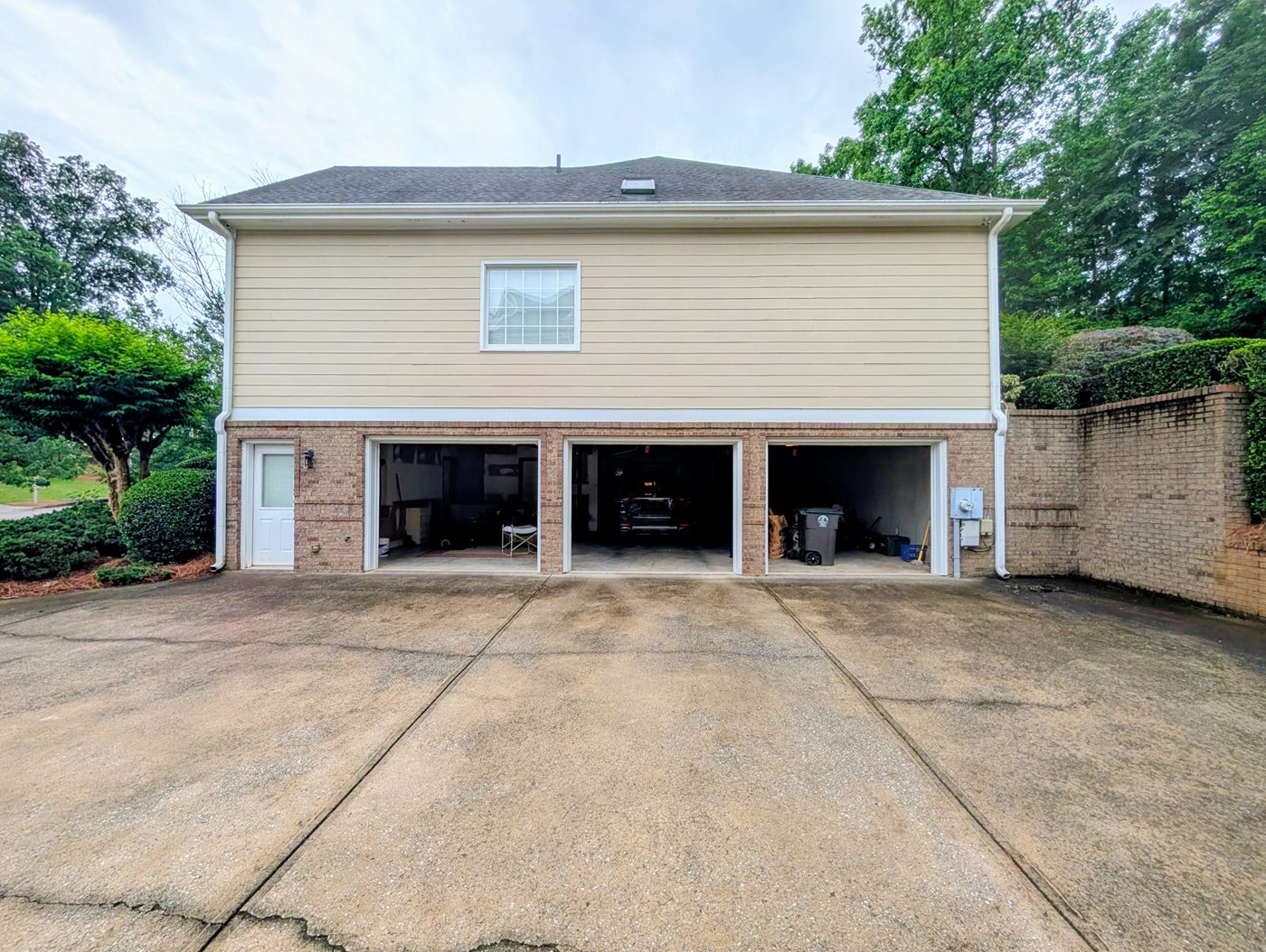 Douglasville Three Car Garage